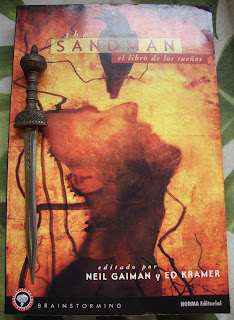 Portada del libro The Sandman. El libro de los sueños, de varios autores