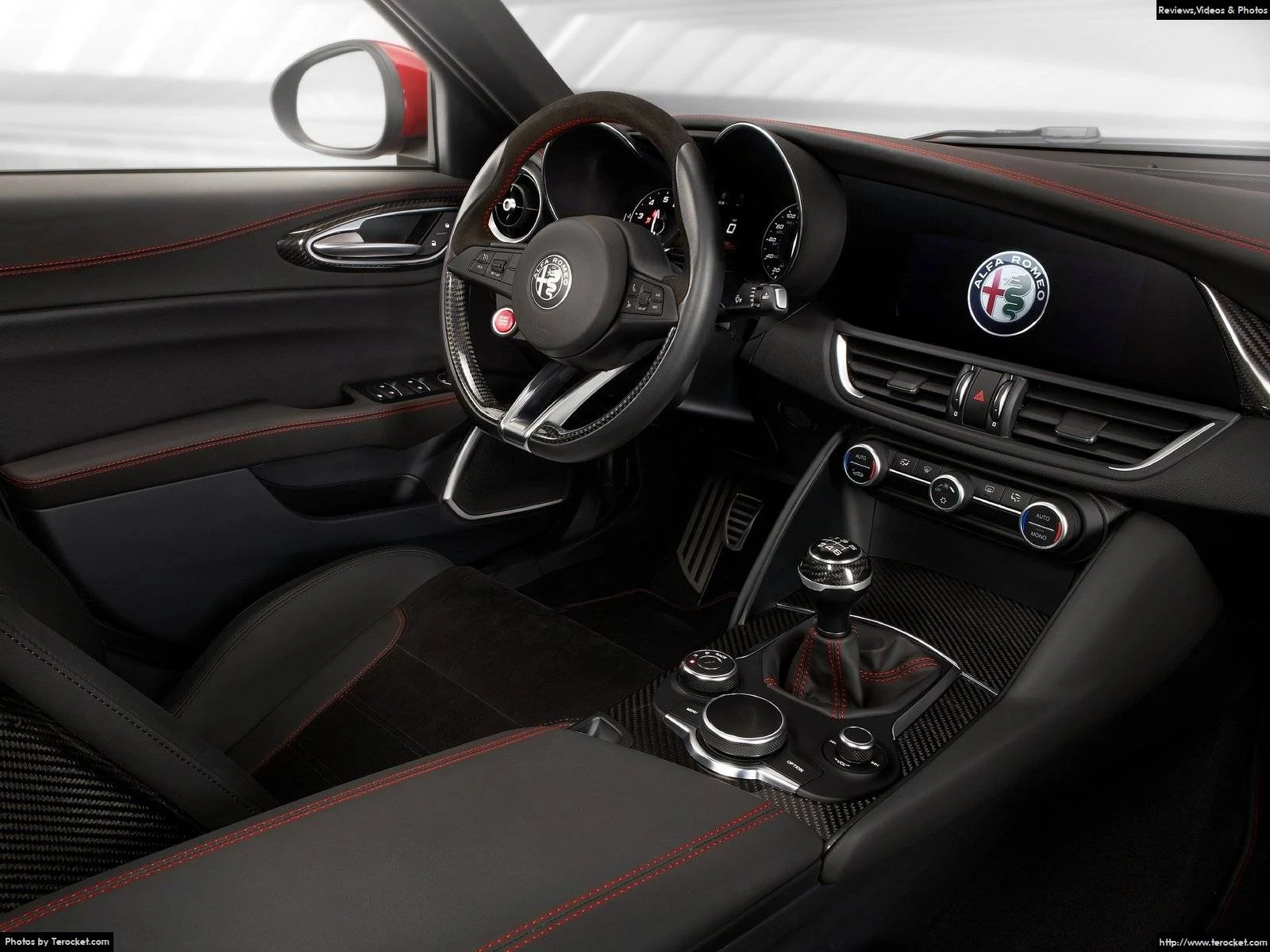 Hình ảnh xe ô tô Alfa Romeo Giulia 2016 & nội ngoại thất