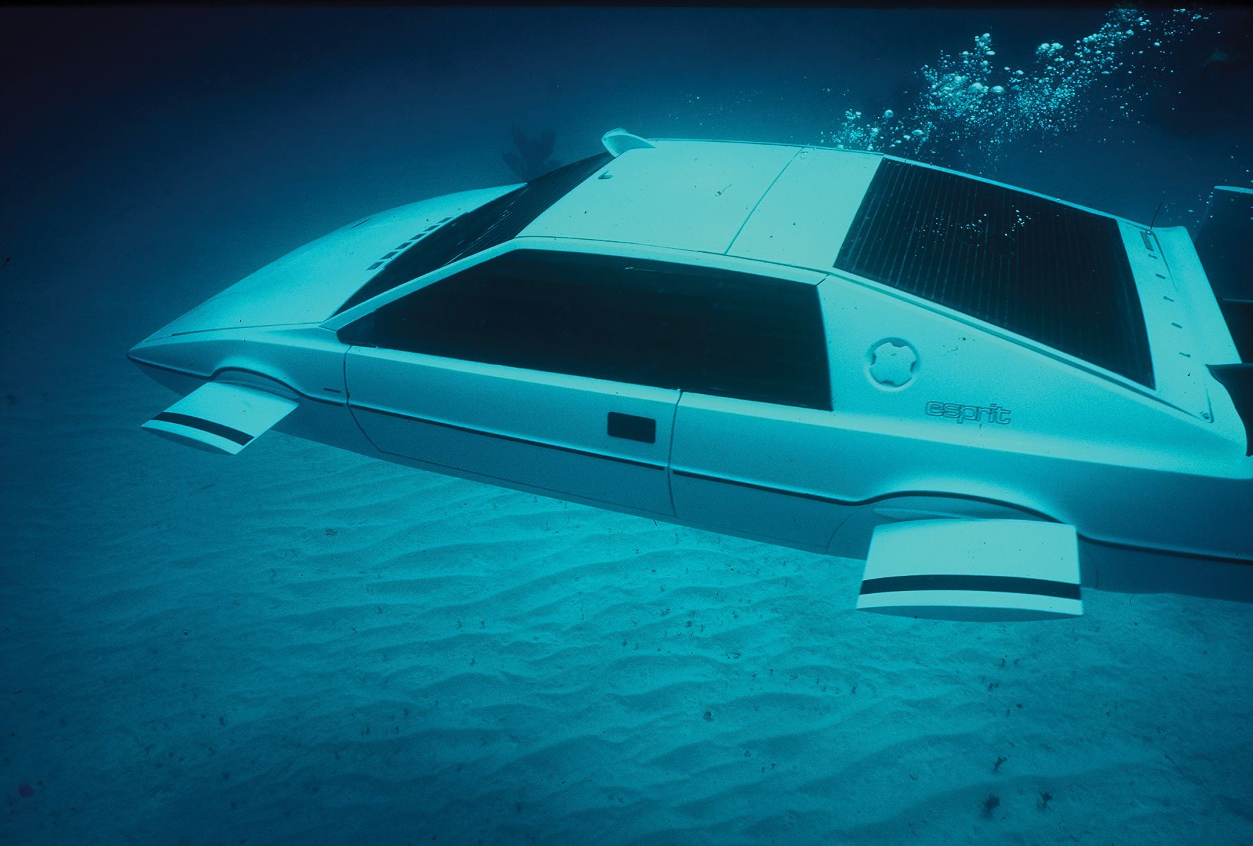 elon-musk-007-Lotus-Esprit--Submarine-Car