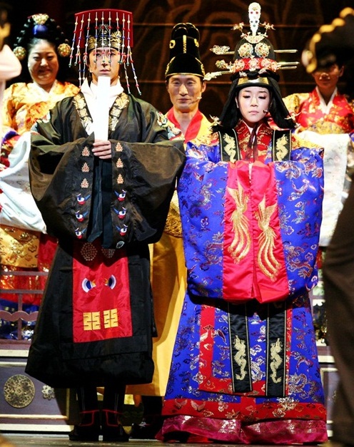  Hanbok  Colorful Korean  Traditional Wedding  Dress 
