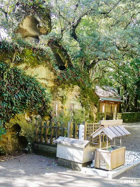 三重県熊野市「花窟神社」