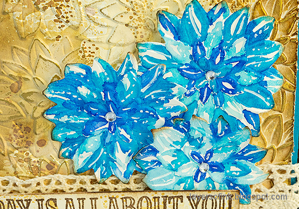 Layers of ink - Blue Flowers Textured Card Tutorial by Anna-Karin Evaldsson.