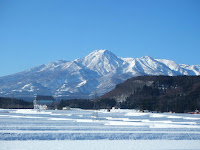 日本新潟縣上越地區的【妙高高原】是個集【滑雪場】和【溫泉】為一體的冬季度假勝地！