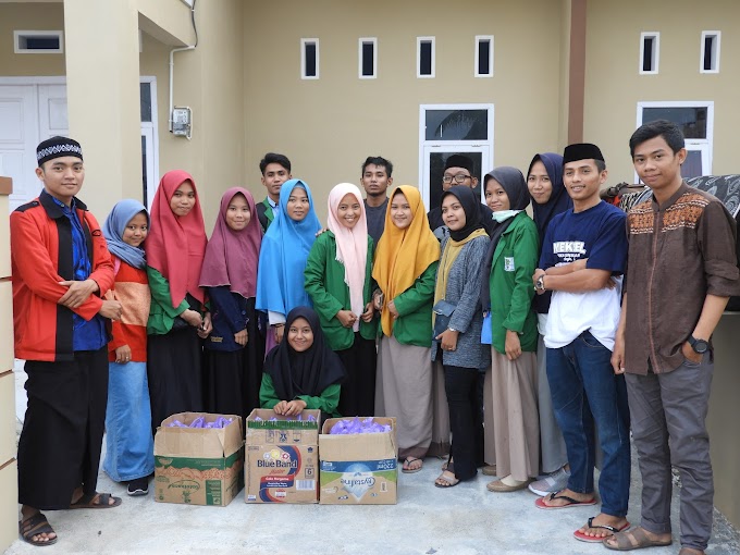 SADAR AMAL BESAR DI BULAN RAMADHAN, MAHASISWA HKI STAIN MAJENE BERBAGI TAKJIL