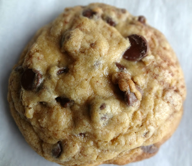 Big, Thick, and Chewy Chocolate Chip Cookies