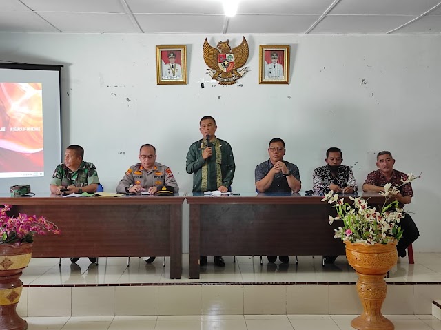 Kasat Intelkam Polres Batu Bara bersama Kapolsek Lima Puluh menghadiri Sosialisasi Peraturan Bupati Batu Bara Nomor. 37 Tahun 2019 tentang Petunjuk Tehnis Pelaksanaan Pemilihan Kepala Desa