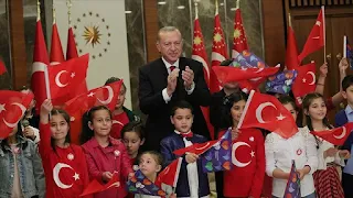 أردوغان يهنئ العالم الإسلامي والشعب التركي برمضان