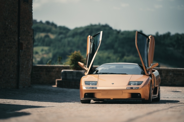 Lamborghini  Diablo-frontal-3-4