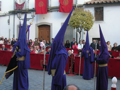 Nazarenos de la Hermandad de Nuestro Padre Jesús Nazareno de Pozoblanco. Foto: Pozoblanco News, las noticias y la actualidad de Pozoblanco * www.pozoblanconews.blogspot.com