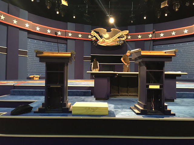 hillary clinton podium cheat