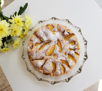 Torta Margerita z brzoskwiniami