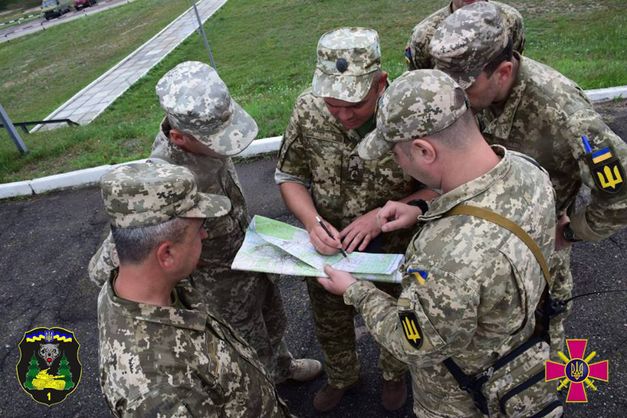 У Золотому-4 з'явилися представники українських правоохоронних органів - штаб 