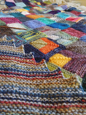 On the needles - a knitted blanket and a shawl