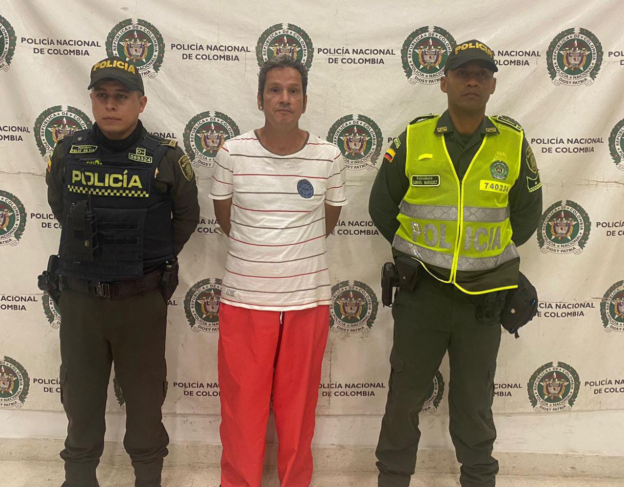 https://www.notasrosas.com/Aprehenden dos personas en Riohacha por Delitos Sexuales y una más, por Violencia Intrafamiliar