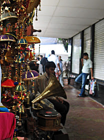 colaba street market
