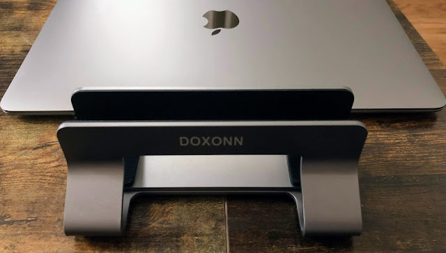 DOXONN 縦置きスタンドとMacBook Air