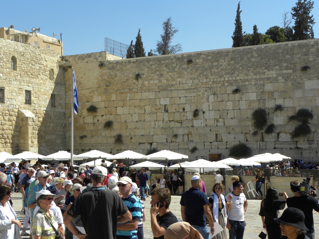 ... Parks: Put your prayers in a crack of the Wailing Wall, Jerusalem