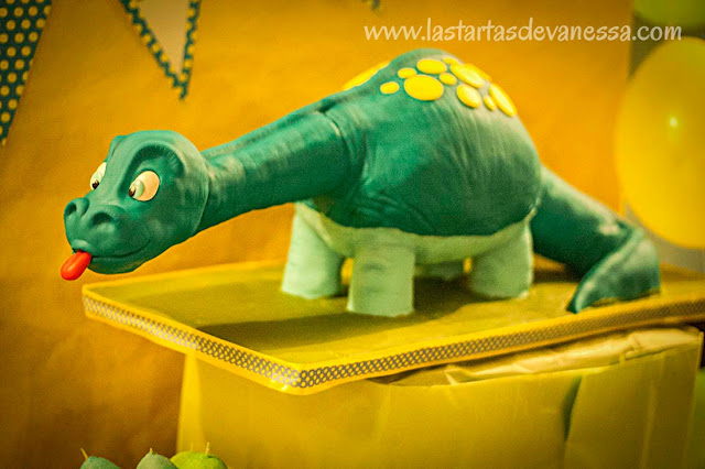 Tarta 3d fondant "Dinosaurio"