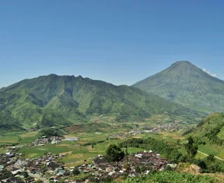 Melihat Indahnya Pemandangan Dieng Dari Gardu Pandang Tieng (GPT)