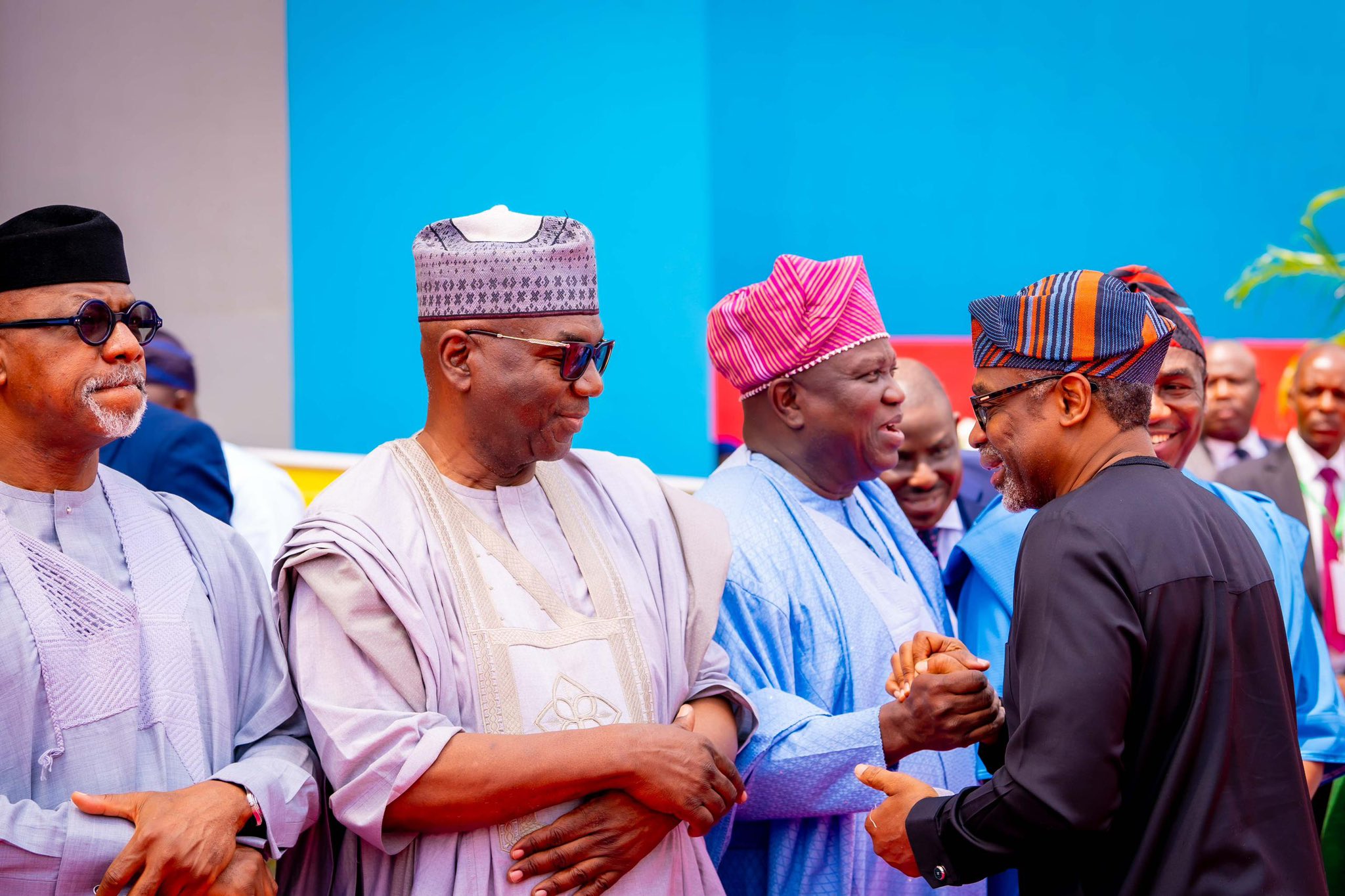 Governor of Ogun State, Dapo Abiodun (l), at the commissioning of the Lagos Mass Rail Transit (LMRT) Red Line Rail on Thursday 29 February, 2024