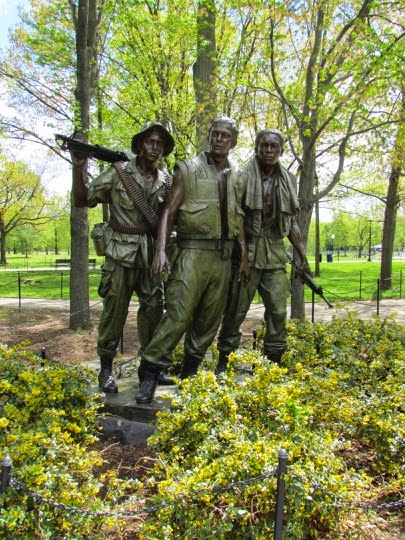 VietnamMen%252526WomenMemorials-3-2015-04-26-10-56.jpg
