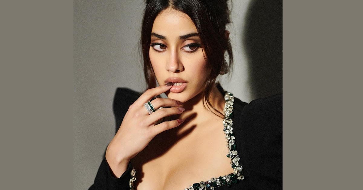 Janhvi Kapoor looks like a Doll in an Exotic Black Outfit