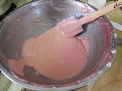 making choolate macarons