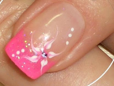 unha pintada com esmalte em gel