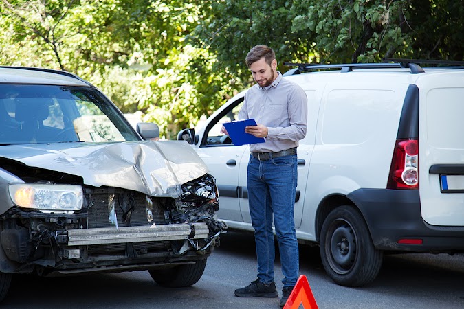 Recognizing How Moving Infractions and Collisions Affect Your Auto Insurance Premium