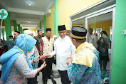 Bupati Inhil HM.Wardan Sambut Kedatangan Jama’ah Haji Kloter 16 BTH di EHA Pekanbaru
