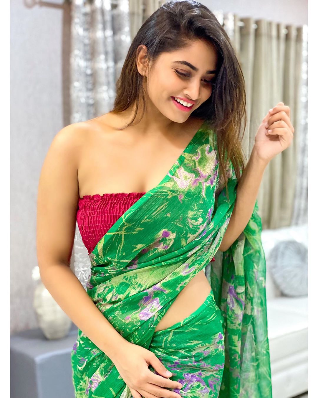 ACTRESS SHIVANI NAYAYANAN HOT PHOTOS IN SAREE