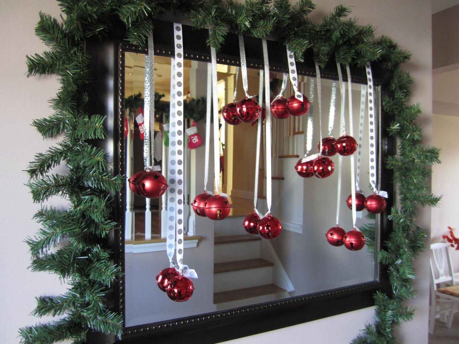 how to decorate for christmas without decorations
