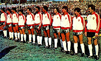 SELECCIÓN DE PORTUGAL -Temporada 1982-83 - Humberto Coelho, Fernando Mendes, Bastos Lopes, Antonio de Sousa, Virgilio, Jordäo, Sheu, Joâo Cardoso, Carlos Manuel, Chalana y Bento - PORTUGAL 0 FRANCIA 3 (Stopyra 2 y Jean-Marc Ferreri) - 16/02/1983 - Partido amistoso - Guimaraes, Portugal, estadio Municipal