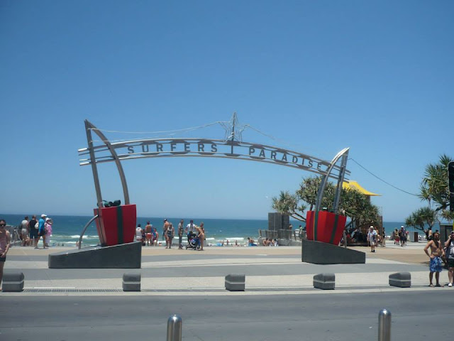 surfers paradise australia guide