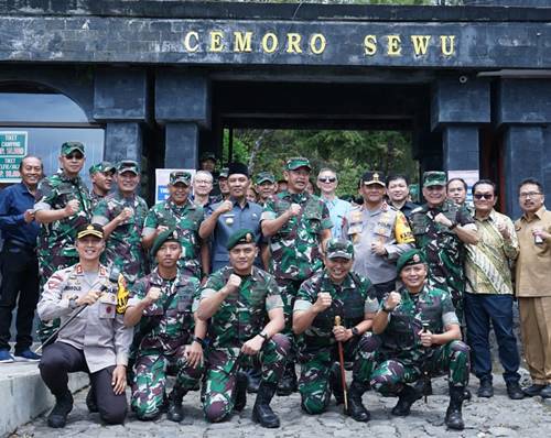 Kasad : Aksi Hijaukan Gunung Lawu Adalah Swadaya Pertama  Terbesar Di Indonesia