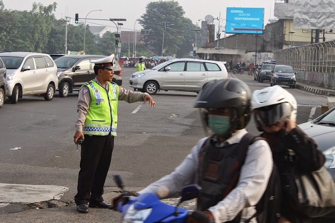 Pertigaan Gas Alam-Jalan Raya Bogor Rawan Kecelakaan