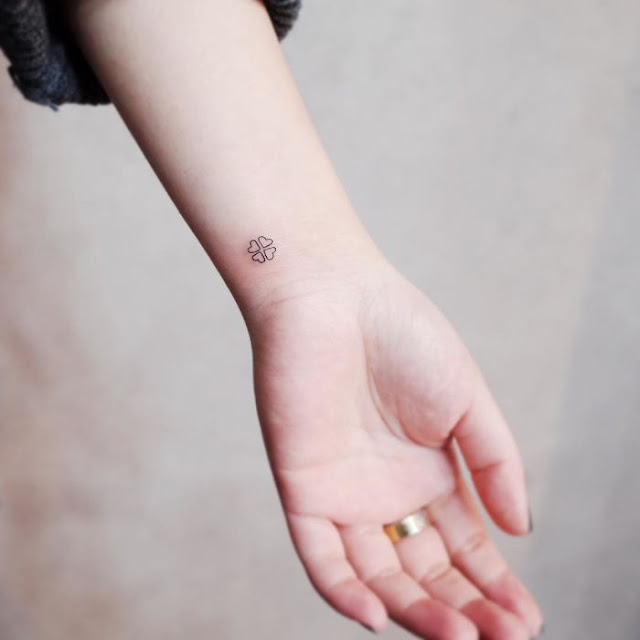 Micro tatuagens femininas - 62 ideias e modelos para inspirar vocês