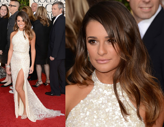 Lea Michele - Atriz do Seriado Glee - em um longo branco com fenda lateral do estilista Elie Saab no Globo de Ouro 2013. 