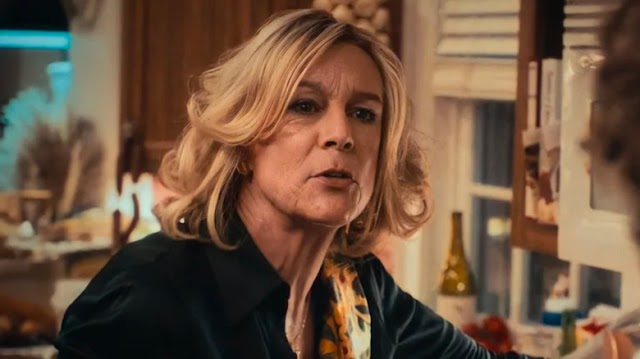 Jamie Lee Curtis Makes Emotional Return in The Bear Season 4