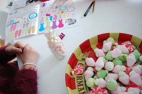 chuches para pascua. Easter candy in a bottle