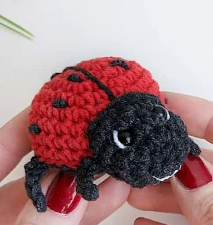 PATRON GRATIS MARIQUITA AMIGURUMI 62299