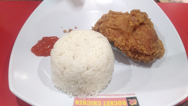 KULINER PROBOLINGGO: GURIHNYA AYAM GORENG ROCKET CHICKEN