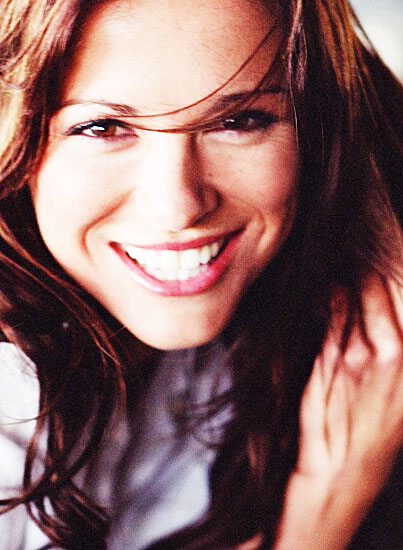 Daily Photo Danneel Harris Posted by Sarah at 0800 0 comments
