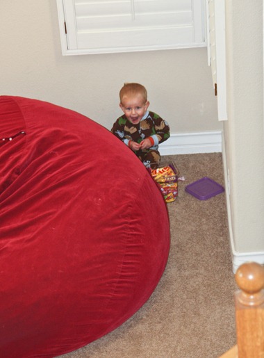 ryan hiding eating treats (1 of 1)