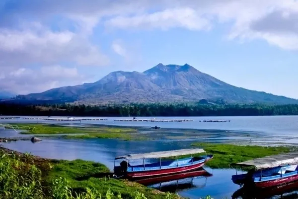 Pemandangan Danau dan Gunung Batur Kintamani Pemandangan Danau dan Gunung Batur Kintamani