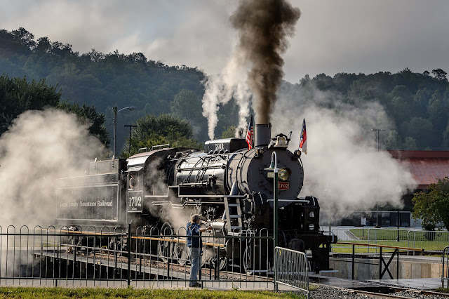 Steam locomotive #1702