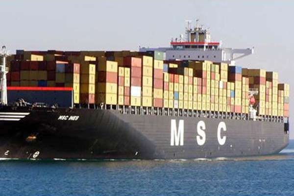 Arriba el buque portacontenedores más grande en la historia del puerto de Manzanillo