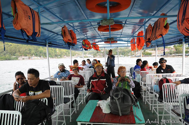 kapal dari parapat ke samosir