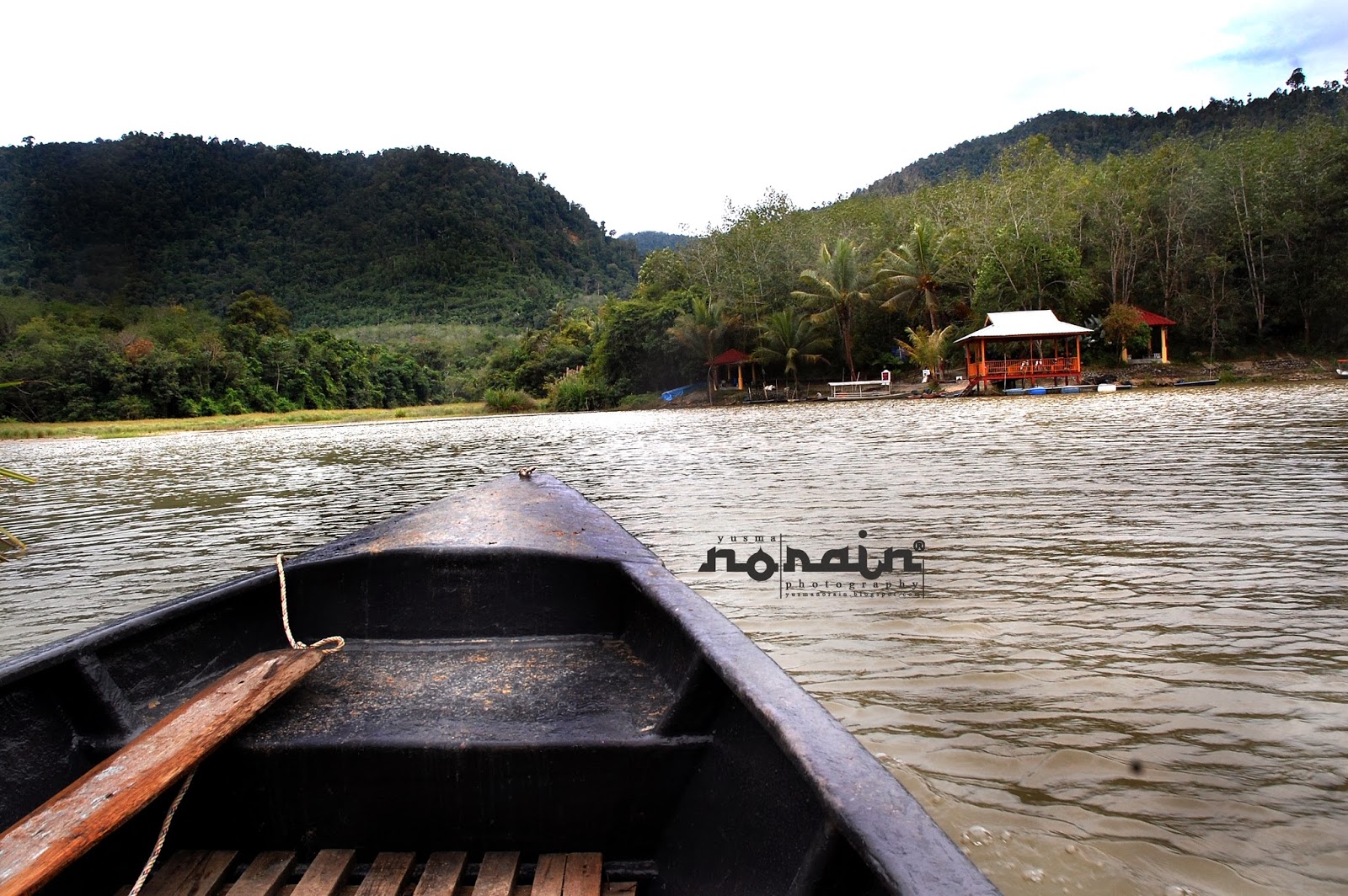 Merasai Keindahan Tasik Raban Lenggong Dengan Menaiki Bot Penambang