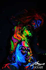 06-Glowing-Portrait-Danny-Setiawan-Denart-Studio-Body-Painting-with-a-UV-Paint-and-a-Black-Light-www-designstack-co